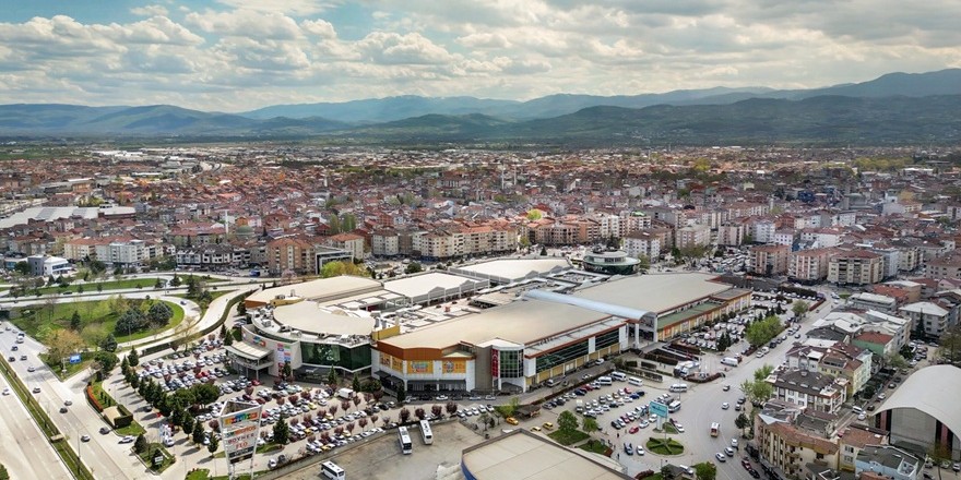2025’te Şehrin Buluşma Noktası Yine İnegöl AVM Oldu