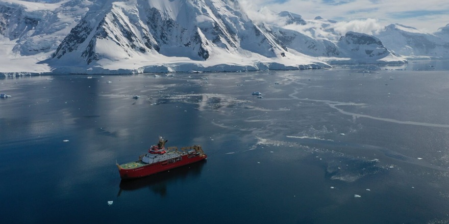 İklim Krizinde Yeni Alarm: Grönland Buzulları Kritik Sınırda