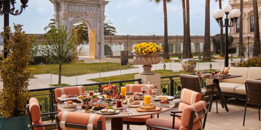 Çırağan Sarayı’nın Efsanevi Pazar Brunch Geleneği Geri Döndü