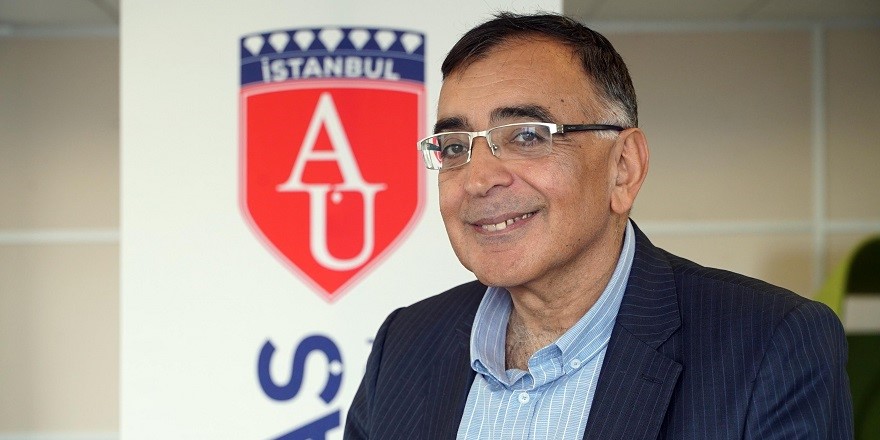 Prof. Dr. Hayri Kozanoğlu: “Enflasyon düşüyor, fiyatlar düşmüyor”