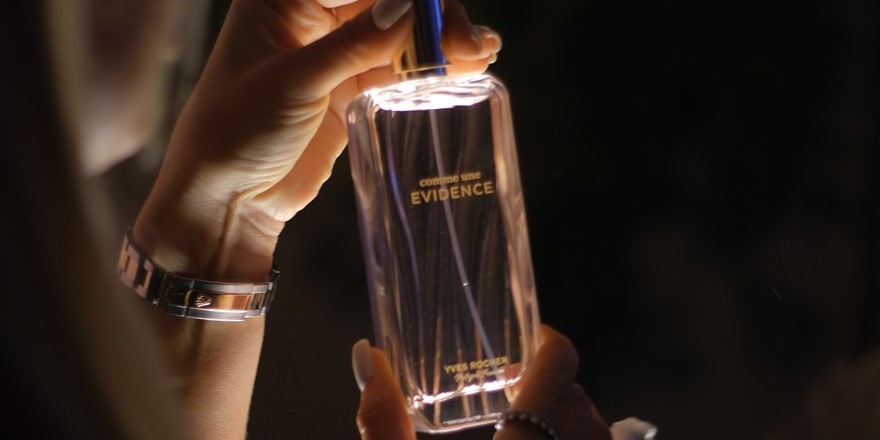 Yves Rocher Türkiye, bir davet ile 'Comme Une Evidence' parfümünü tanıttı