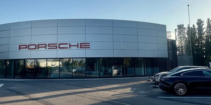 Türkiye’nin ilk yeni nesil Porsche Showroomu Bursa’da