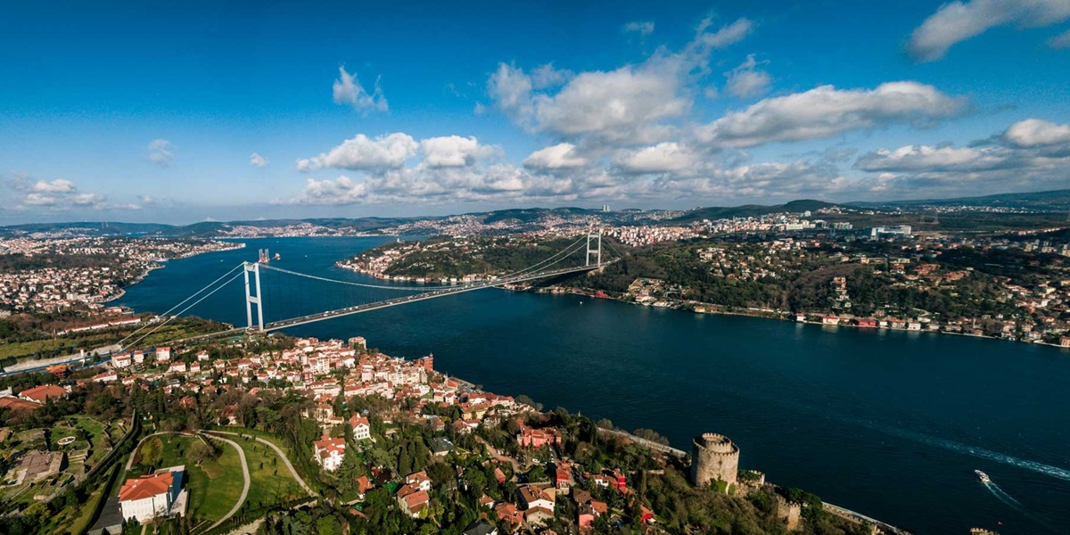 Üç imparatorluğa başkent olan İstanbul Konstantinopolis ismiyle kuruldu