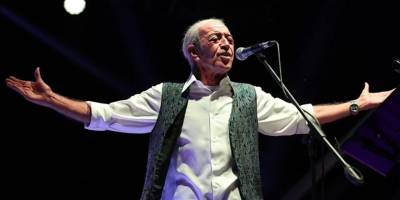 Türk müziğinin usta ismi Edip Akbayram hayatını kaybetti