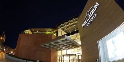 10 AVM hasar gördü kalanlar barınak oldu