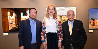 İzzet Keribar’dan Zamansız Bir Yolculuk Sergisi Açıldı