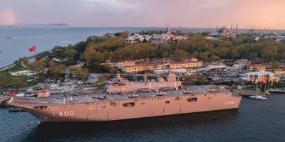 'TCG Anadolu' İstanbul'da halkın ziyaretine açıldı